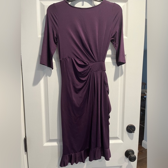 Every Pretty Burgundy dress - Picture 2 of 3